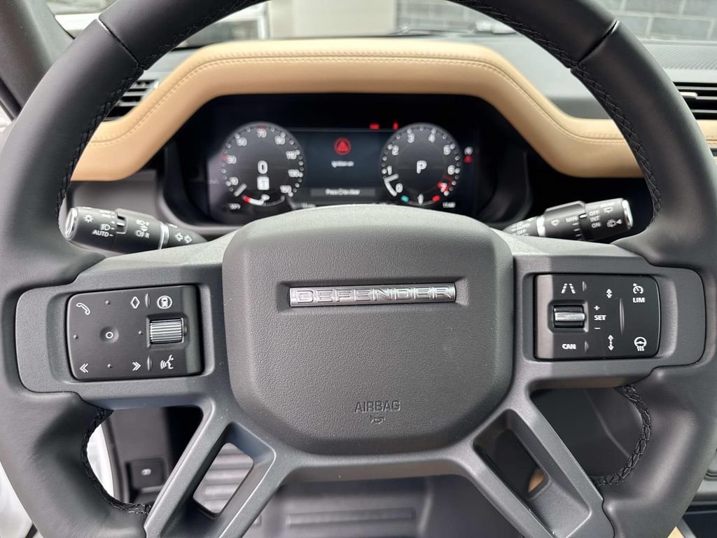 New 2026 Fuji White Land Rover S image 29