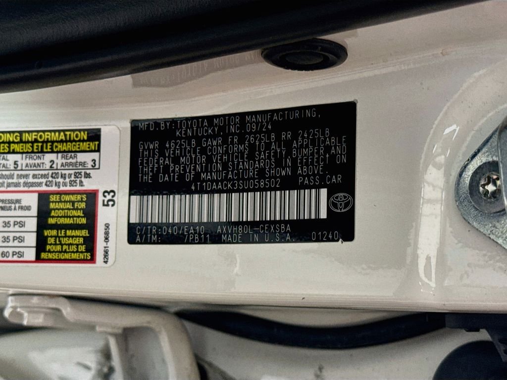 Used 2025 Ice Cap Toyota SE image 28