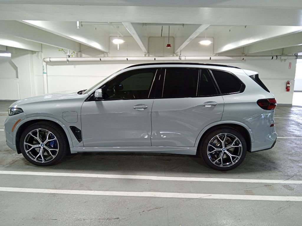 Used 2024 Brooklyn Grey Metallic BMW xDrive50e image 8