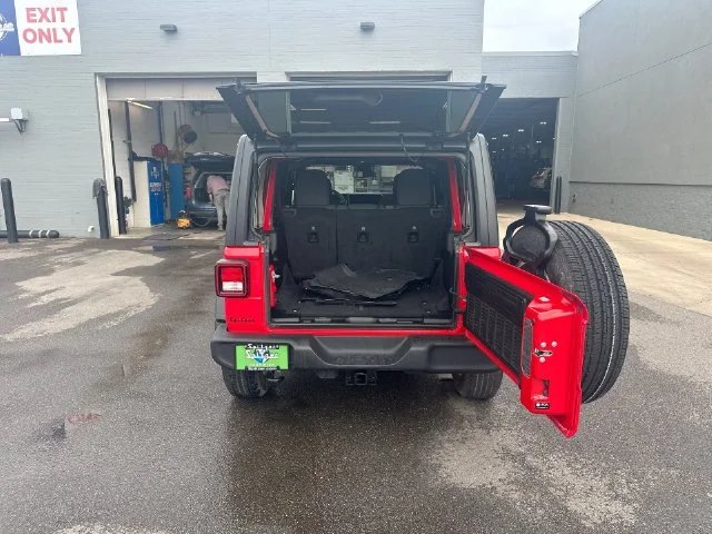 Used 2024 Red Jeep Sport S image 25