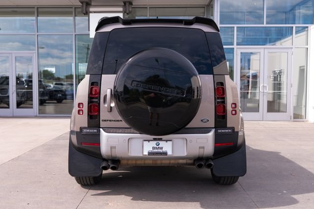 Used 2023 Silver Land Rover S image 9
