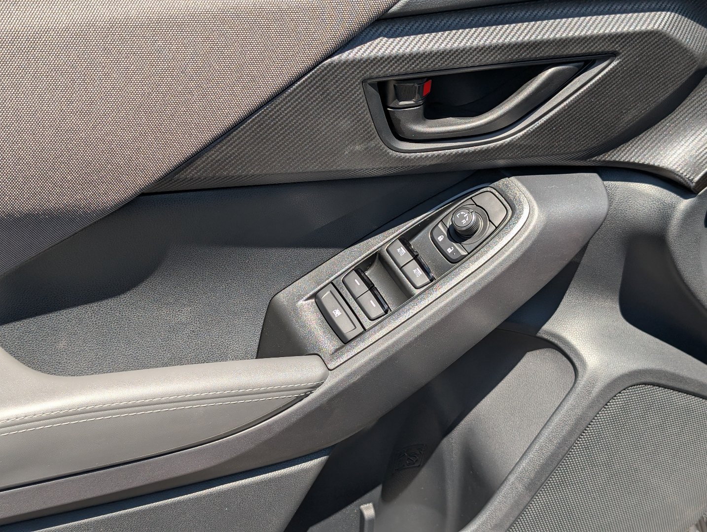 New 2026 MAGNETITE GRAY PEARL Subaru Premium image 22