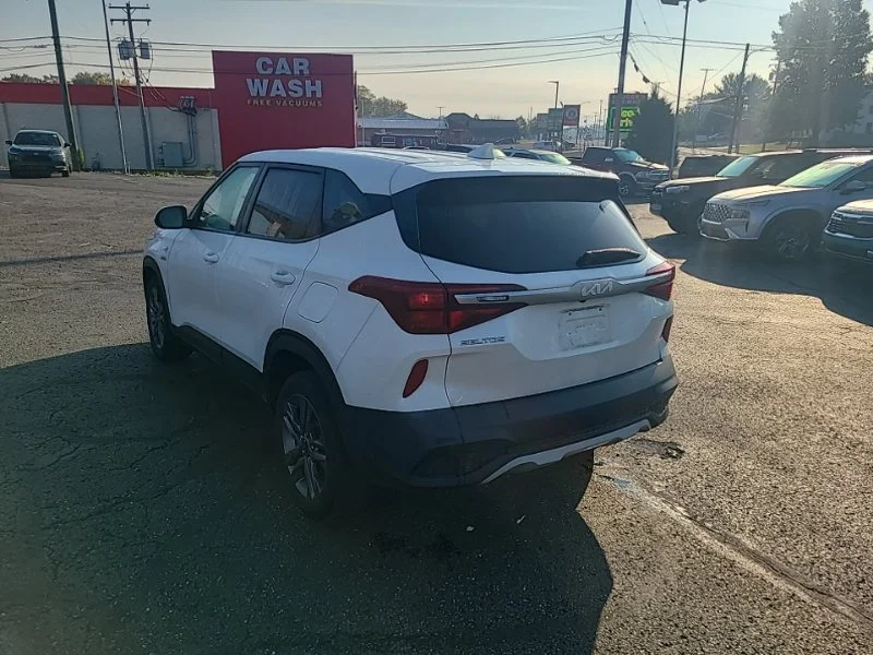 Used 2022 White Kia LX image 4