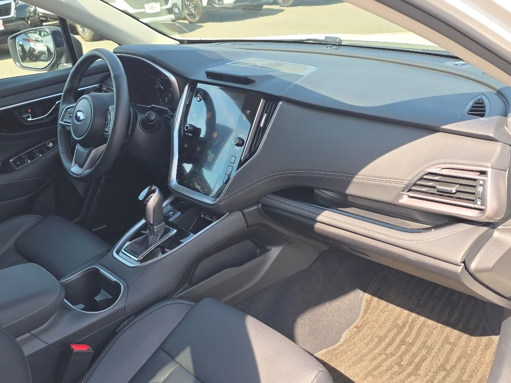 2025 Subaru Outback Limited - Photo 21