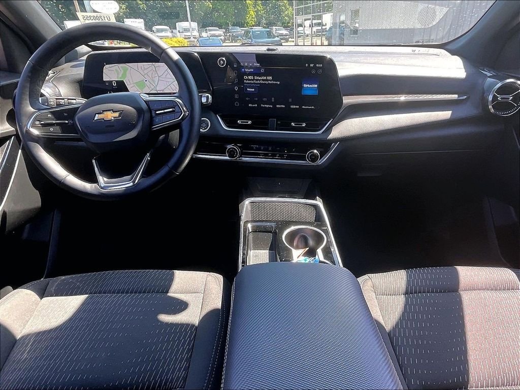Used 2025 White Chevrolet LT image 21