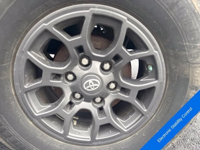 Used 2018 Quicksand Toyota SR5 image 9