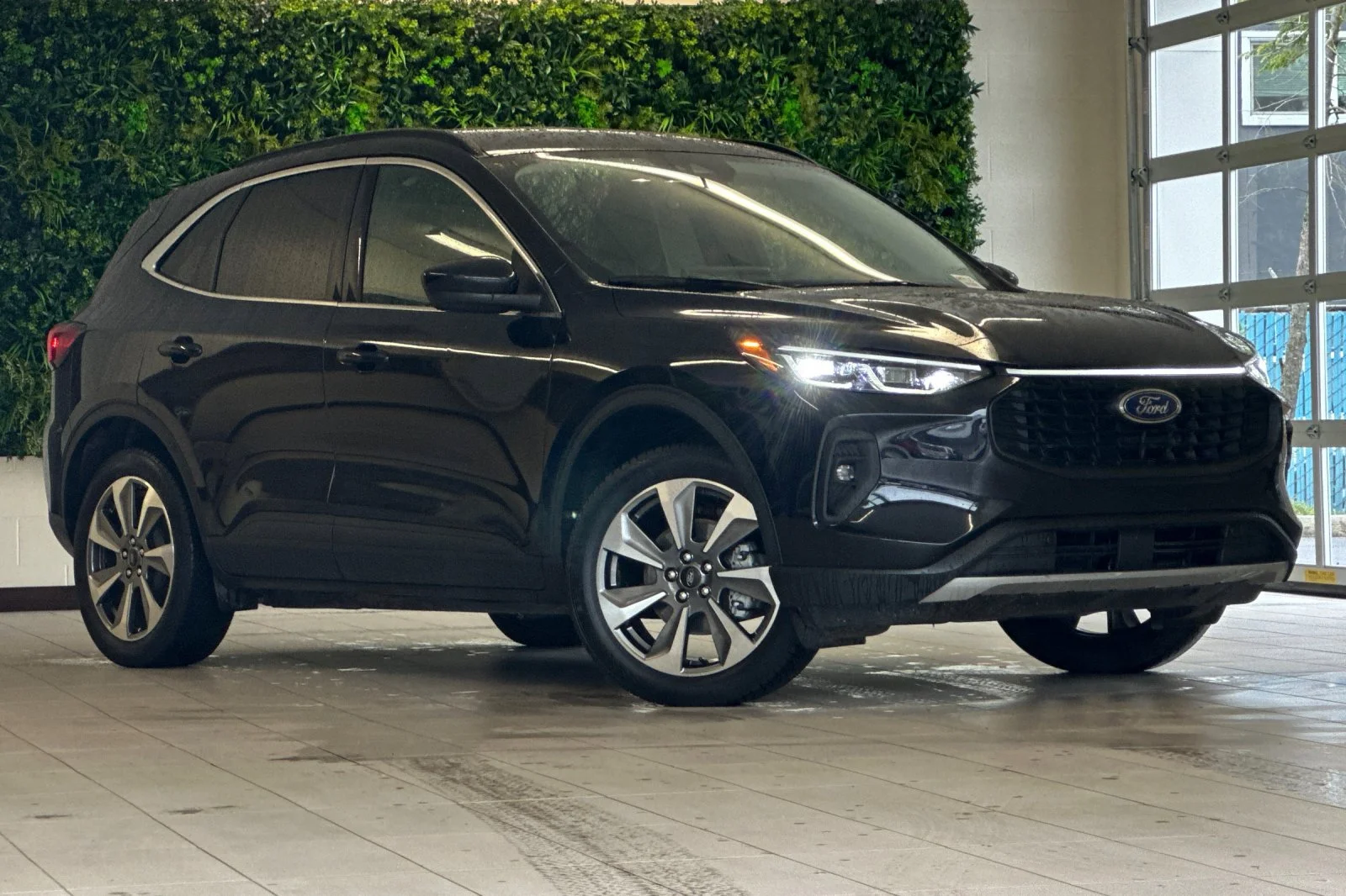 2025 Ford Escape Platinum AWD's photo