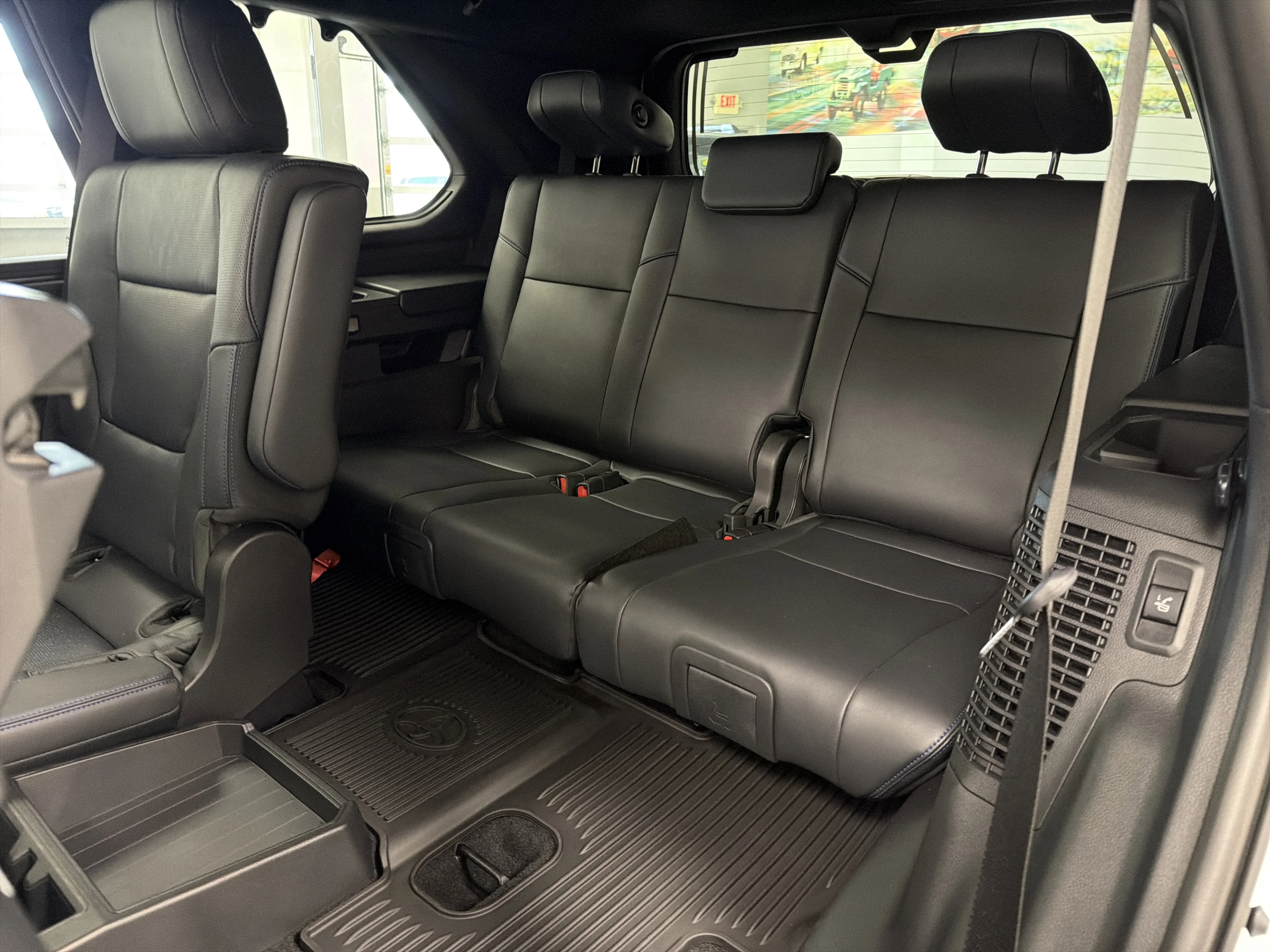 2026 Toyota Sequoia Platinum - Photo 33