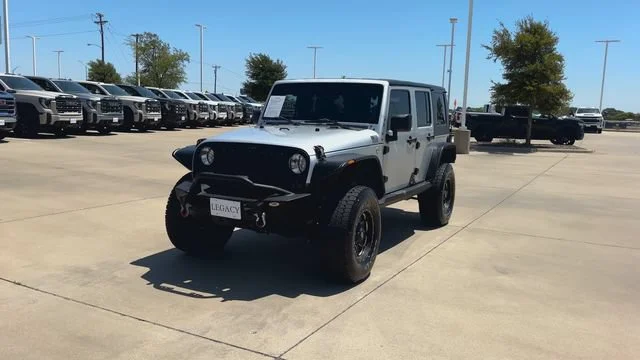 Used 2009 Silver Jeep X image 4