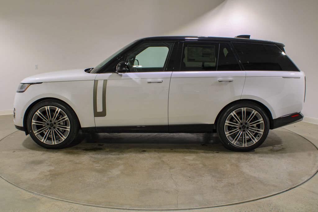 New 2026 Ostuni Pearl White Land Rover SE image 2