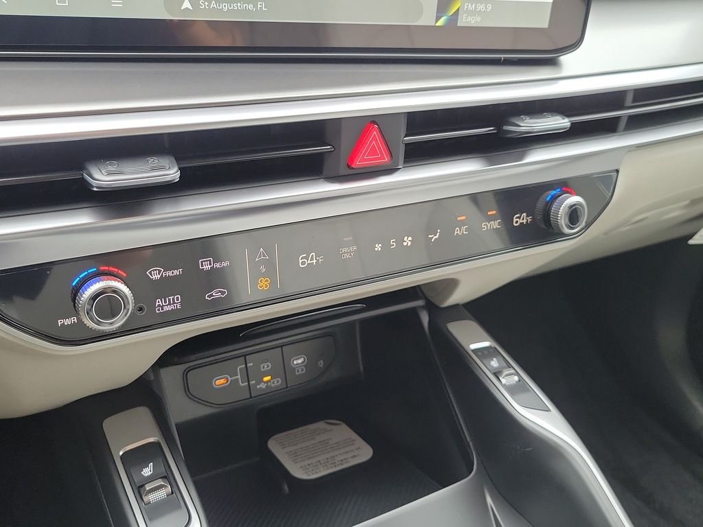 New 2026 Snow White Pearl Kia EX image 33