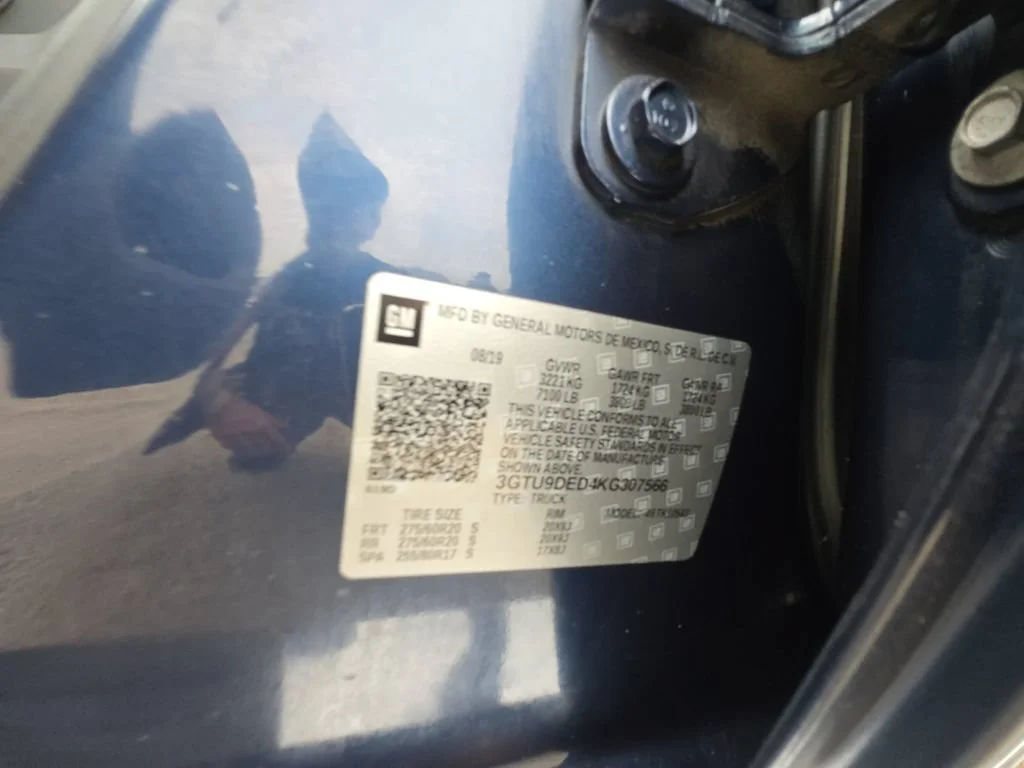 Used 2019 PACIFIC BLUE METALLIC GMC SLT image 25