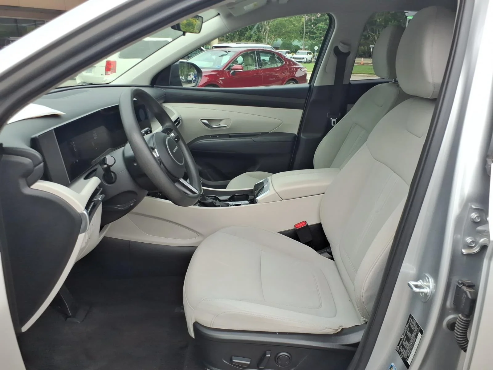 Used 2025 Shimmering Silver Hyundai SEL image 11