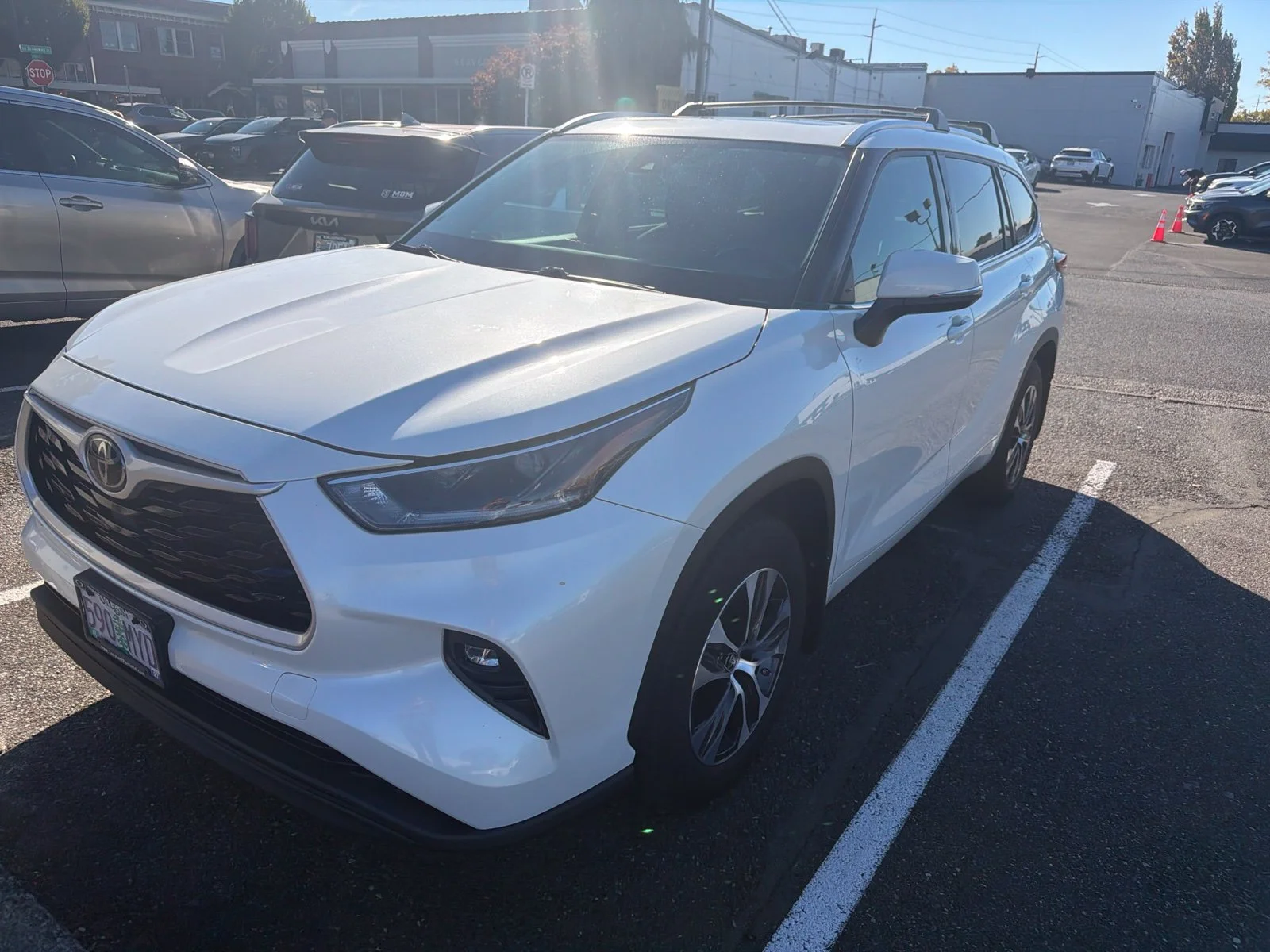 Used 2021 Blizzard Pearl Toyota XLE image 1