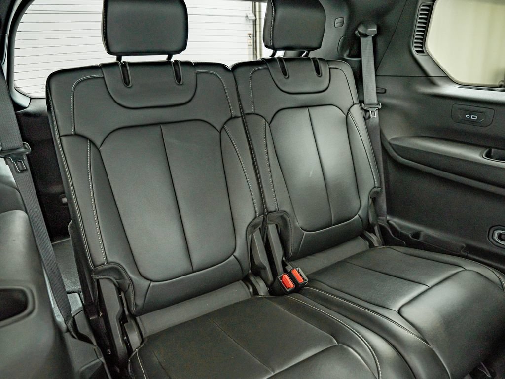 Used 2025 Silver Zynith Jeep Limited image 36