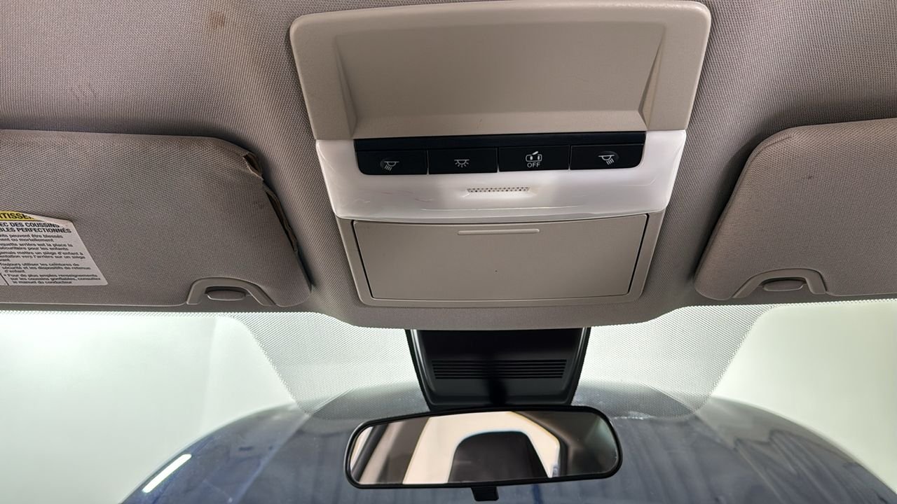 Used 2020 Blue Nissan 2.5 SR image 11