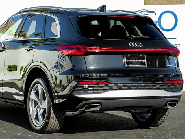 Used 2025 Mythos Black Metallic Audi 2.0T Premium Plus image 11