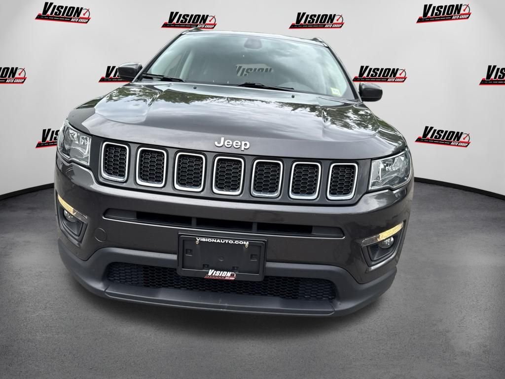 Used 2018 Gray Jeep Latitude image 2