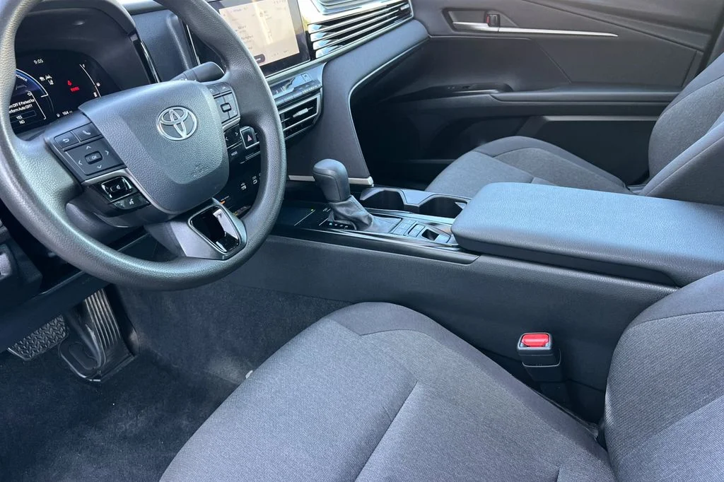 Used 2025 White Toyota LE image 13