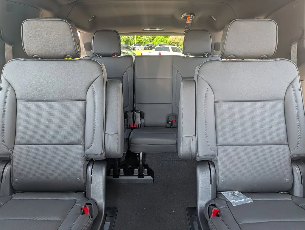 2026 GMC Yukon XL Denali - Photo 6