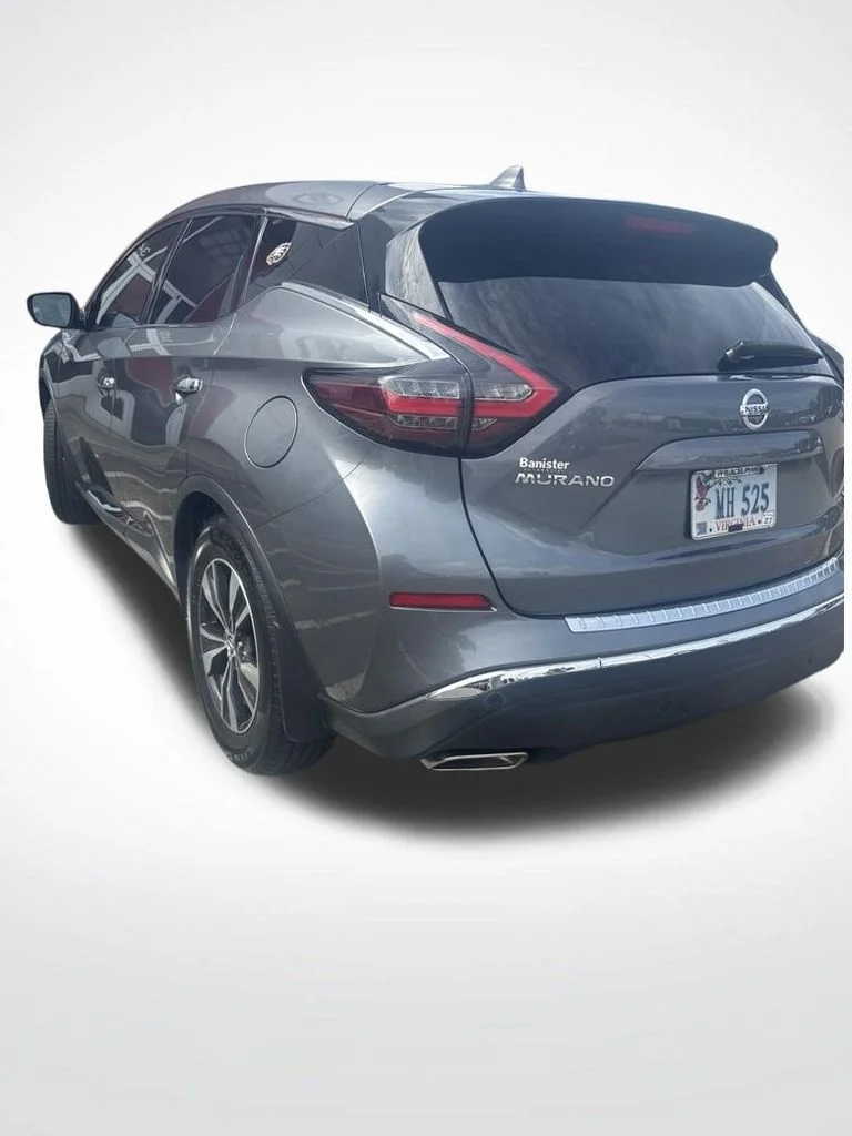 Used 2020 Gray Nissan S image 3