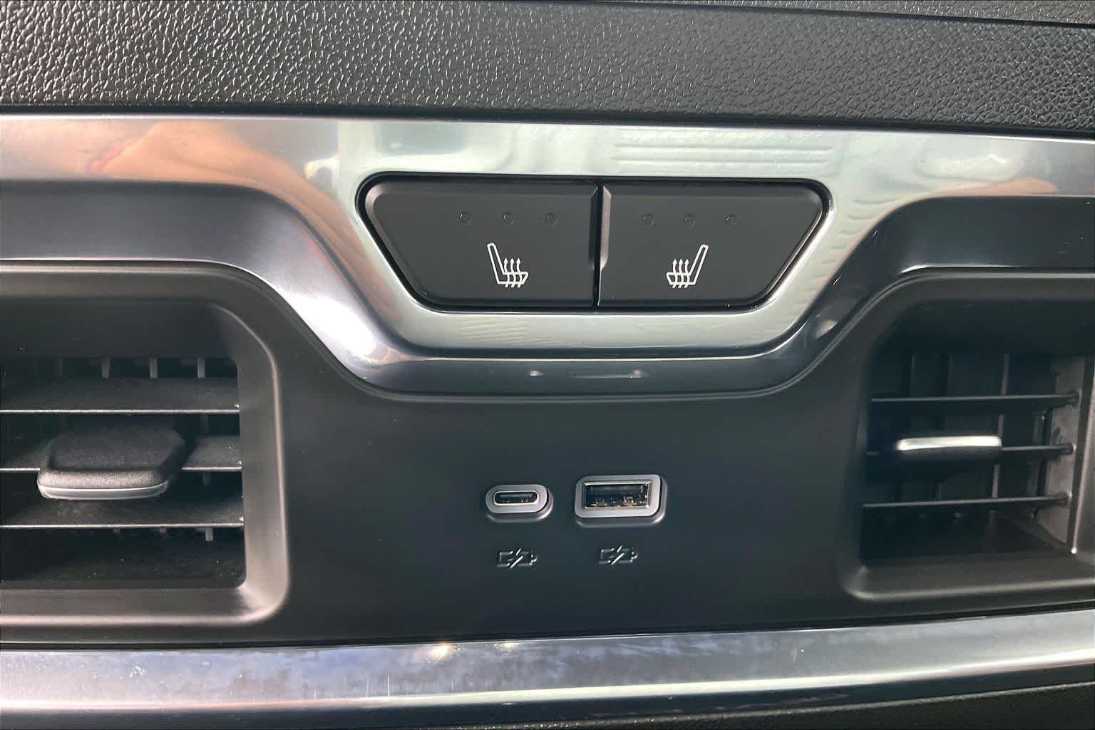 Used 2025 Sterling Metallic GMC Denali Ultimate image 32