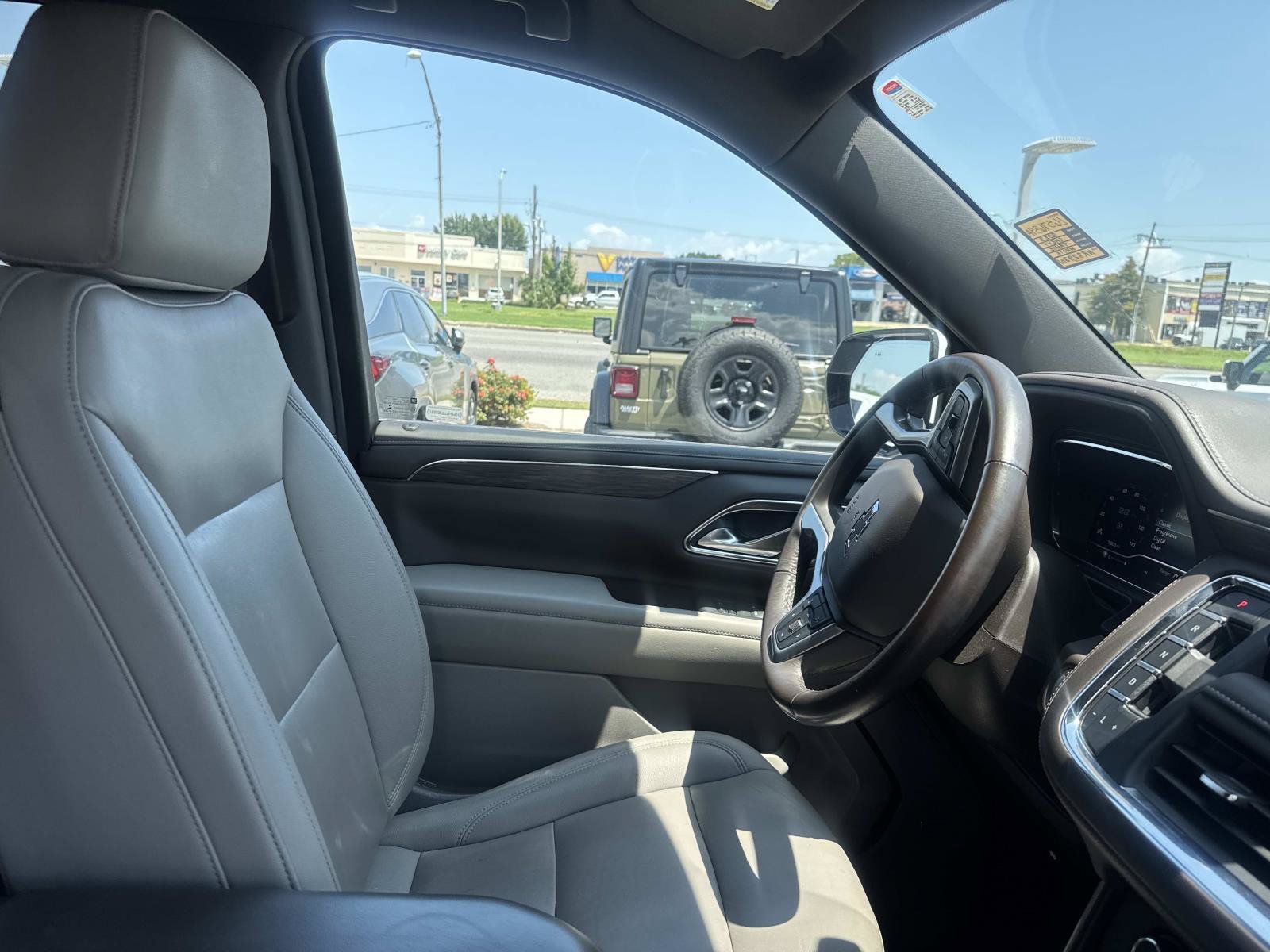 Used 2022 White Chevrolet Z71 image 62