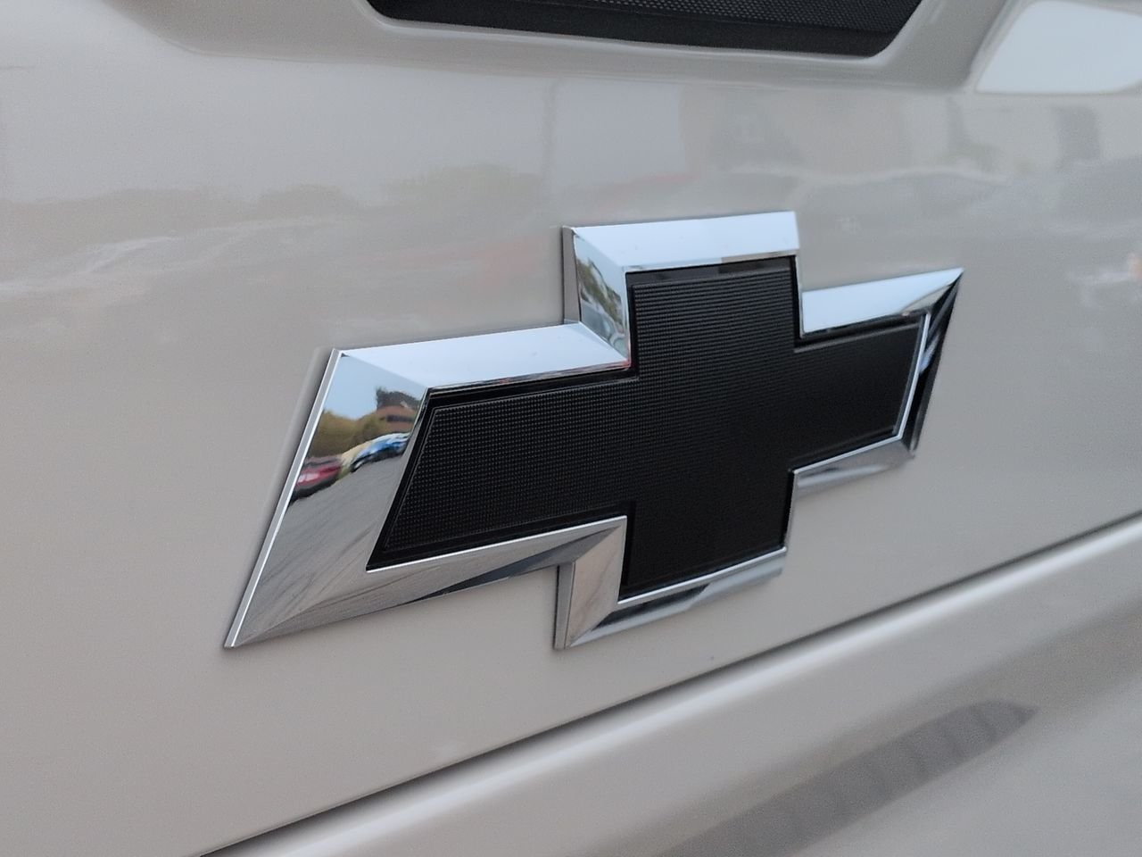 New 2026 White Sands Chevrolet Custom image 32