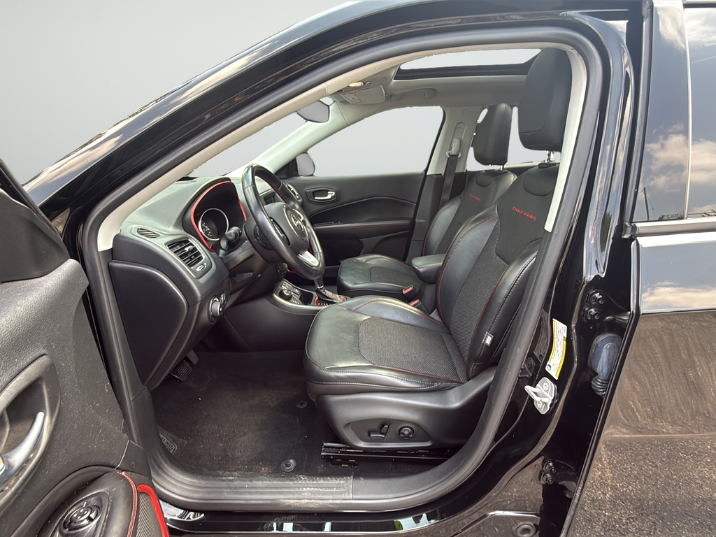 Used 2020 Black Jeep Trailhawk image 29