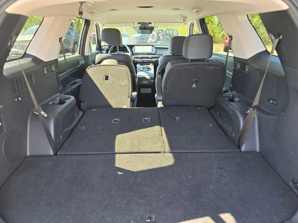 Used 2025 Gray Hyundai SEL image 26