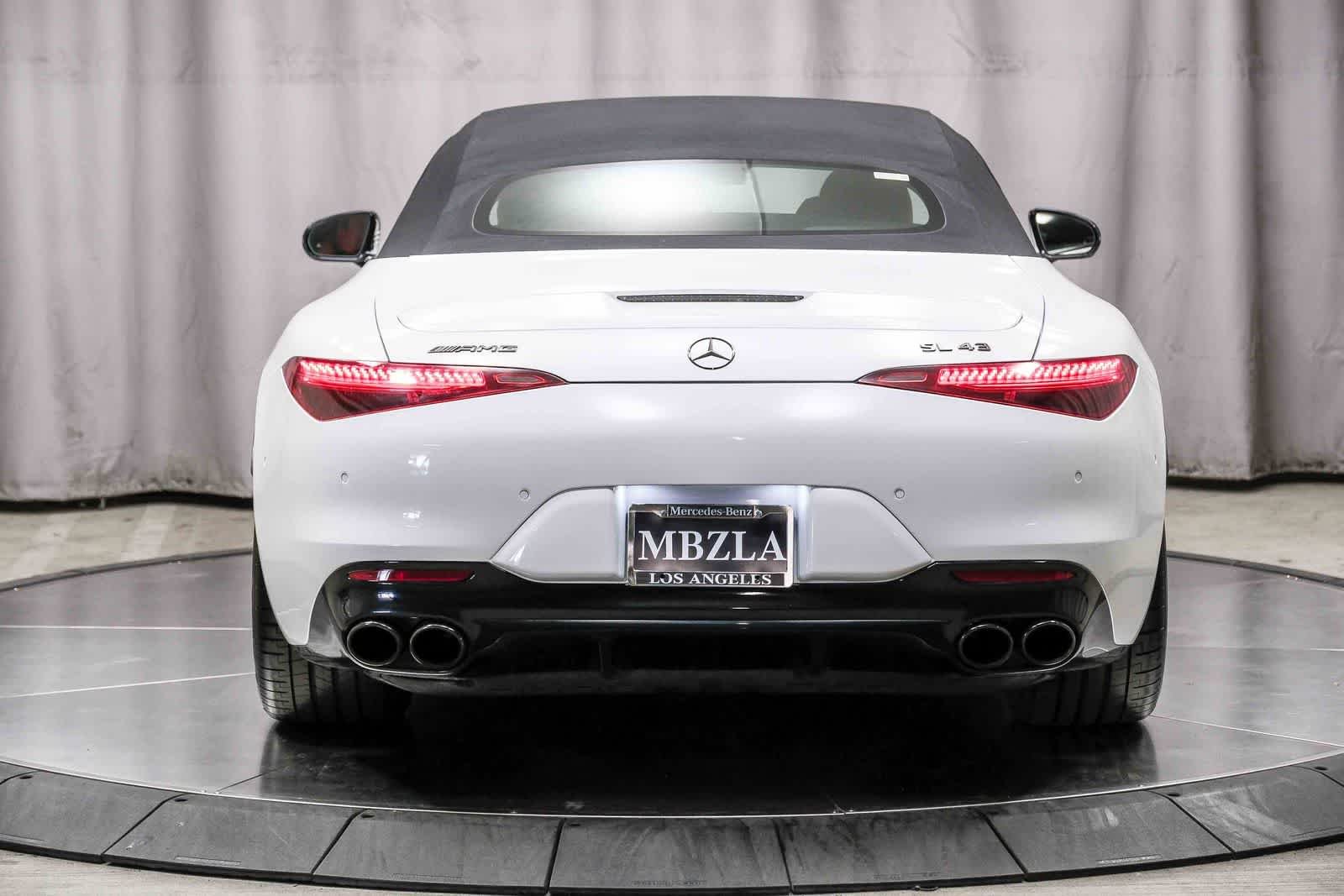 Certified Used 2023 MANUFAKTUR Moonlight White Metallic Mercedes-Benz AMG® SL 43 image 3
