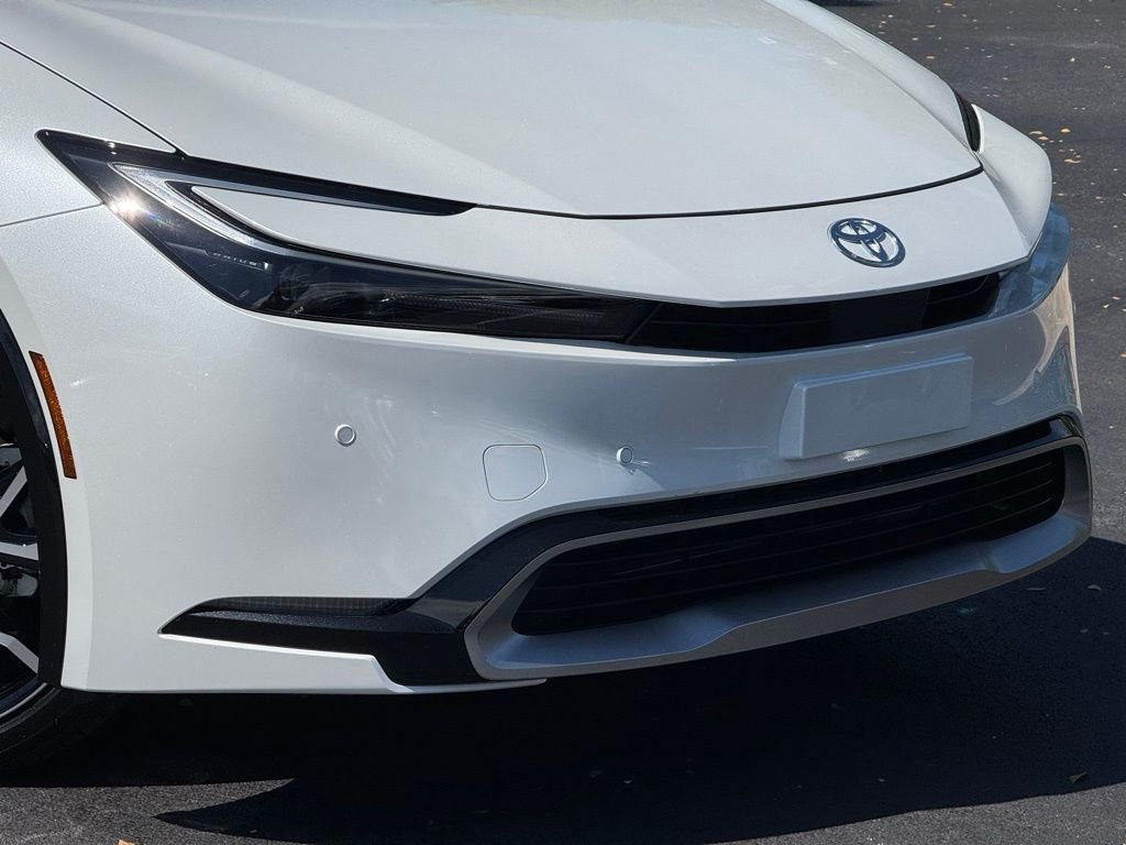 New 2026 Wind Chill Pearl Toyota XSE image 4