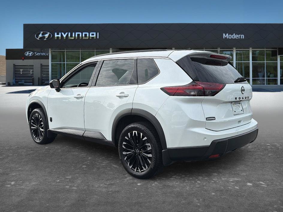 Used 2026 Everest White Pearl Tricoat Nissan Dark Armor image 6