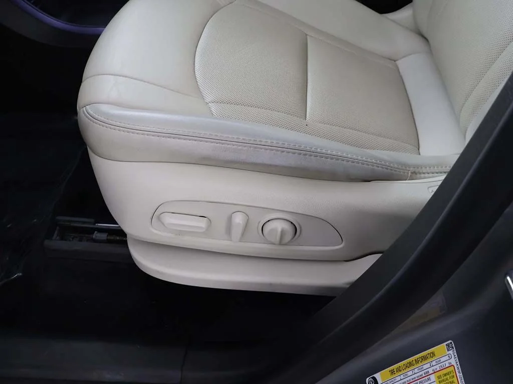 Used 2023 Gray Metallic Buick Essence image 34