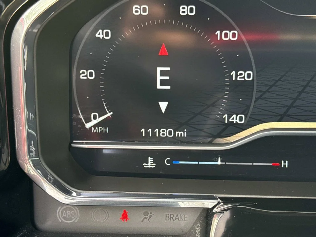 Used 2025 Red GMC Elevation image 38