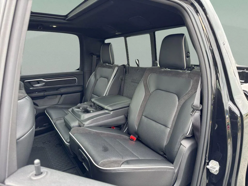New 2026 Diamond Black Crystal Pearl-Coat Exterior Paint RAM Laramie image 12