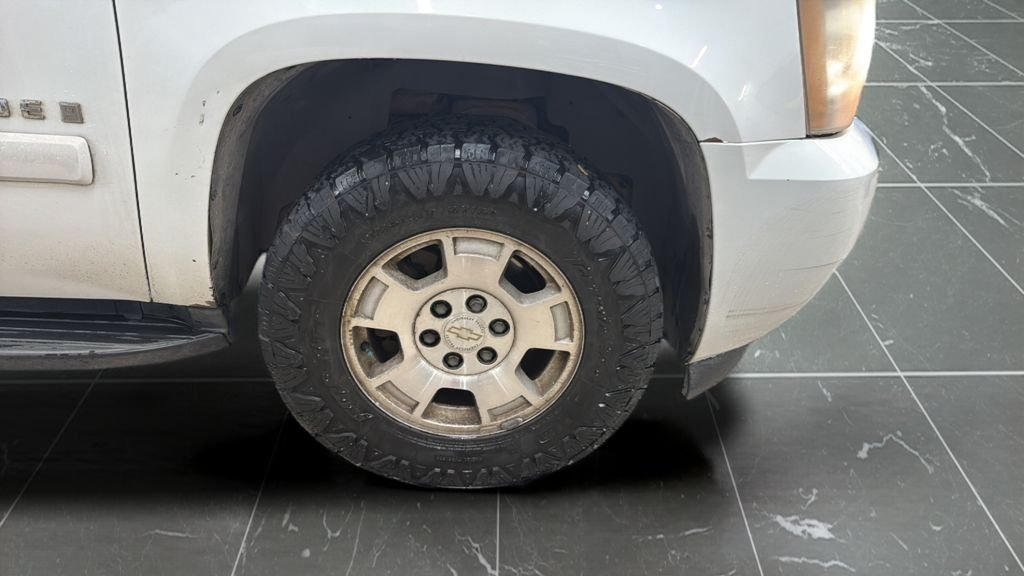 Used 2007 White Chevrolet LT image 16