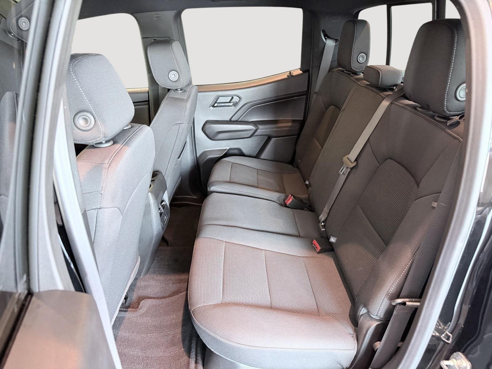 Used 2025 Onyx Black GMC Elevation image 24