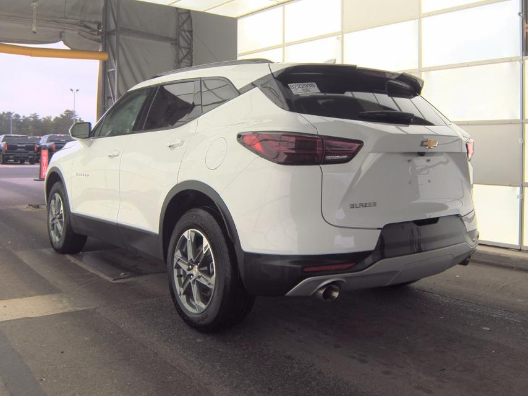 Used 2024 White Chevrolet LT image 4
