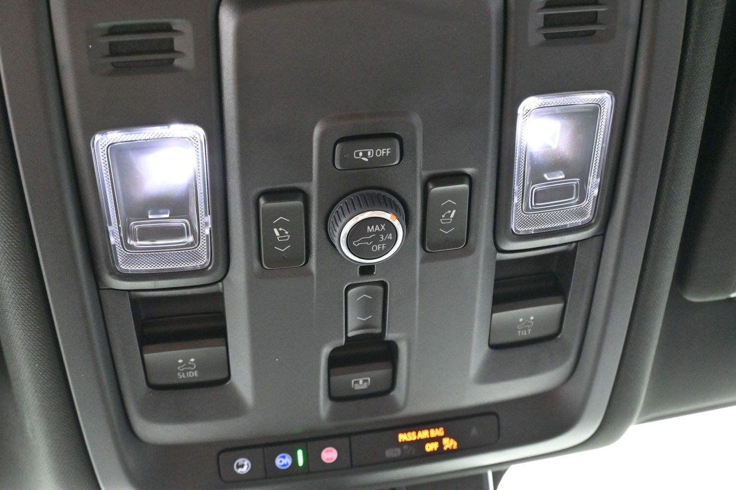 Used 2025 White Frost Tricoat GMC Denali Ultimate image 29
