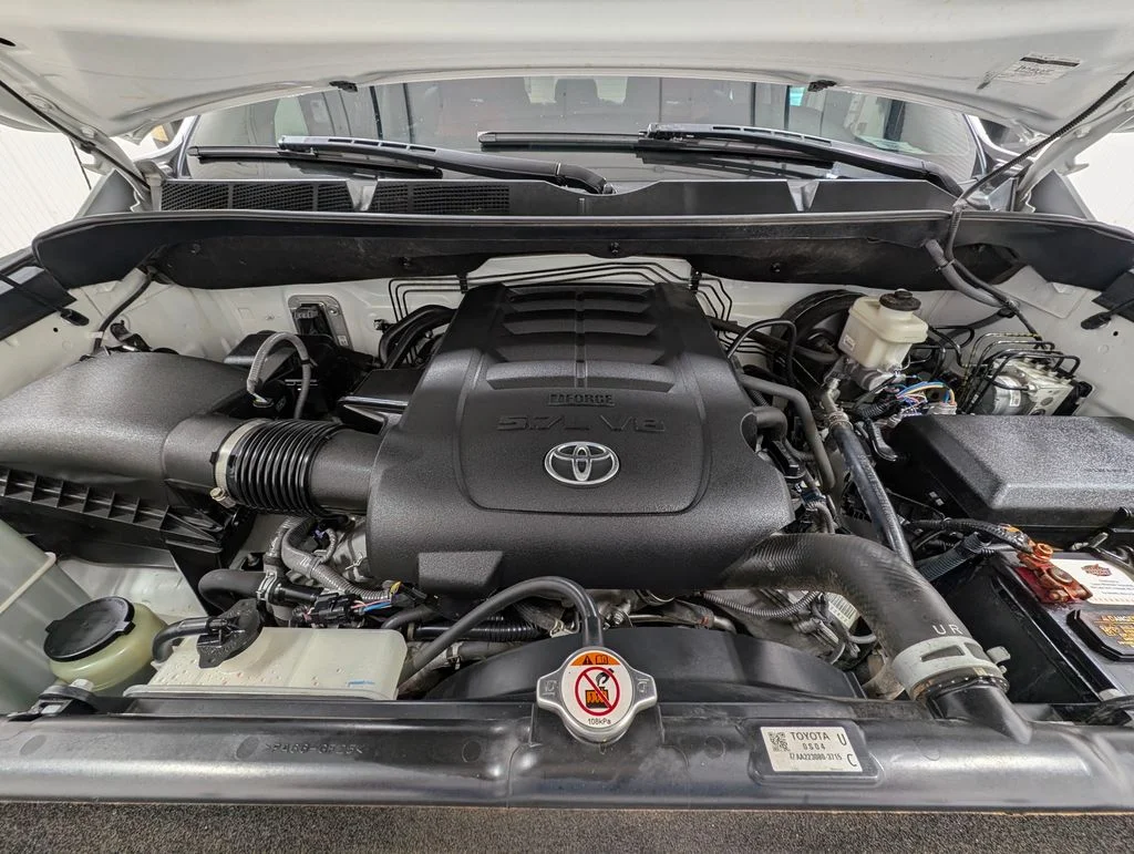 Certified Used 2018 Super White Toyota SR5 image 29