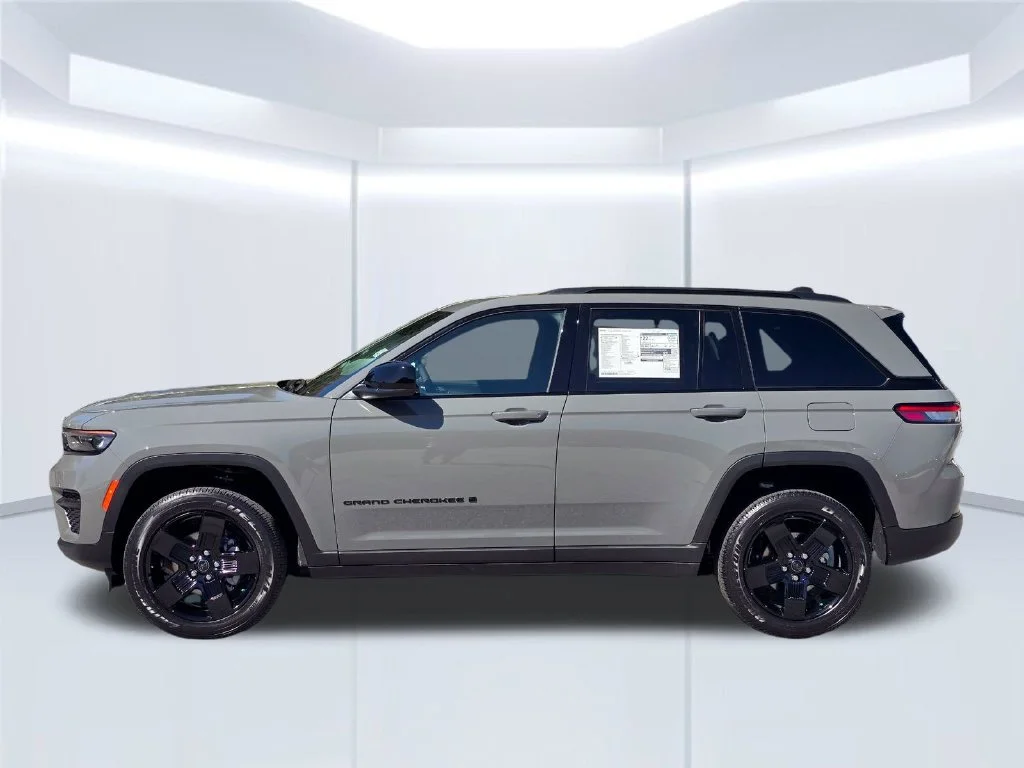 New 2027 Gray Jeep Laredo X image 17