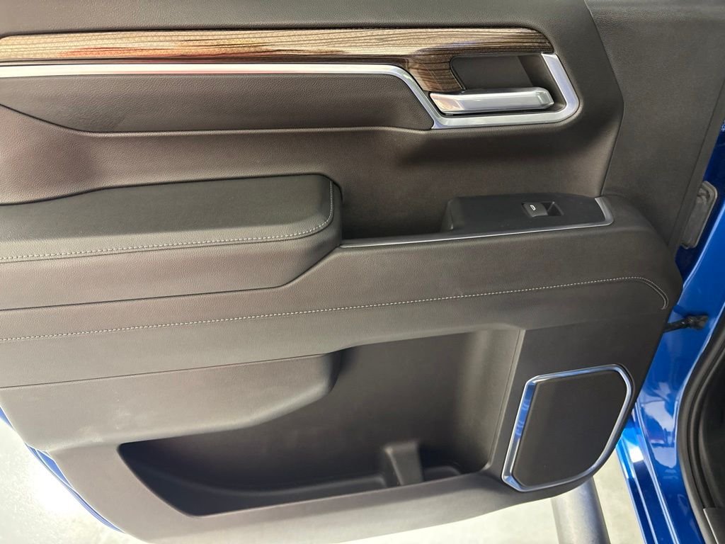 Used 2022 Blue Chevrolet RST image 29