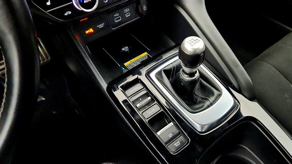 Used 2023 Apex Blue Pearl Acura Manual w/A-Spec Technology Package image 17