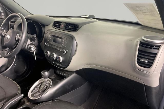 Used 2015 White Kia Plus image 14