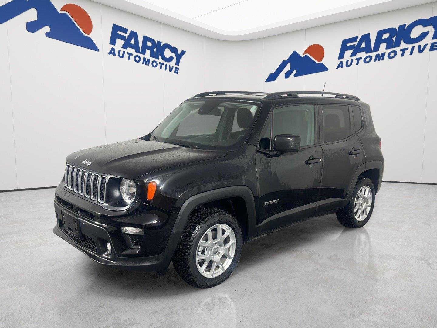 Used 2023 Black Clearcoat Jeep Latitude image 3