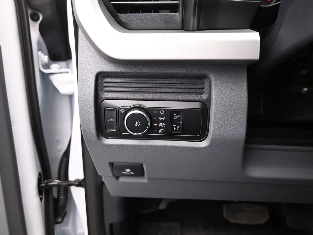 New 2026 Oxford White Ford XL image 11