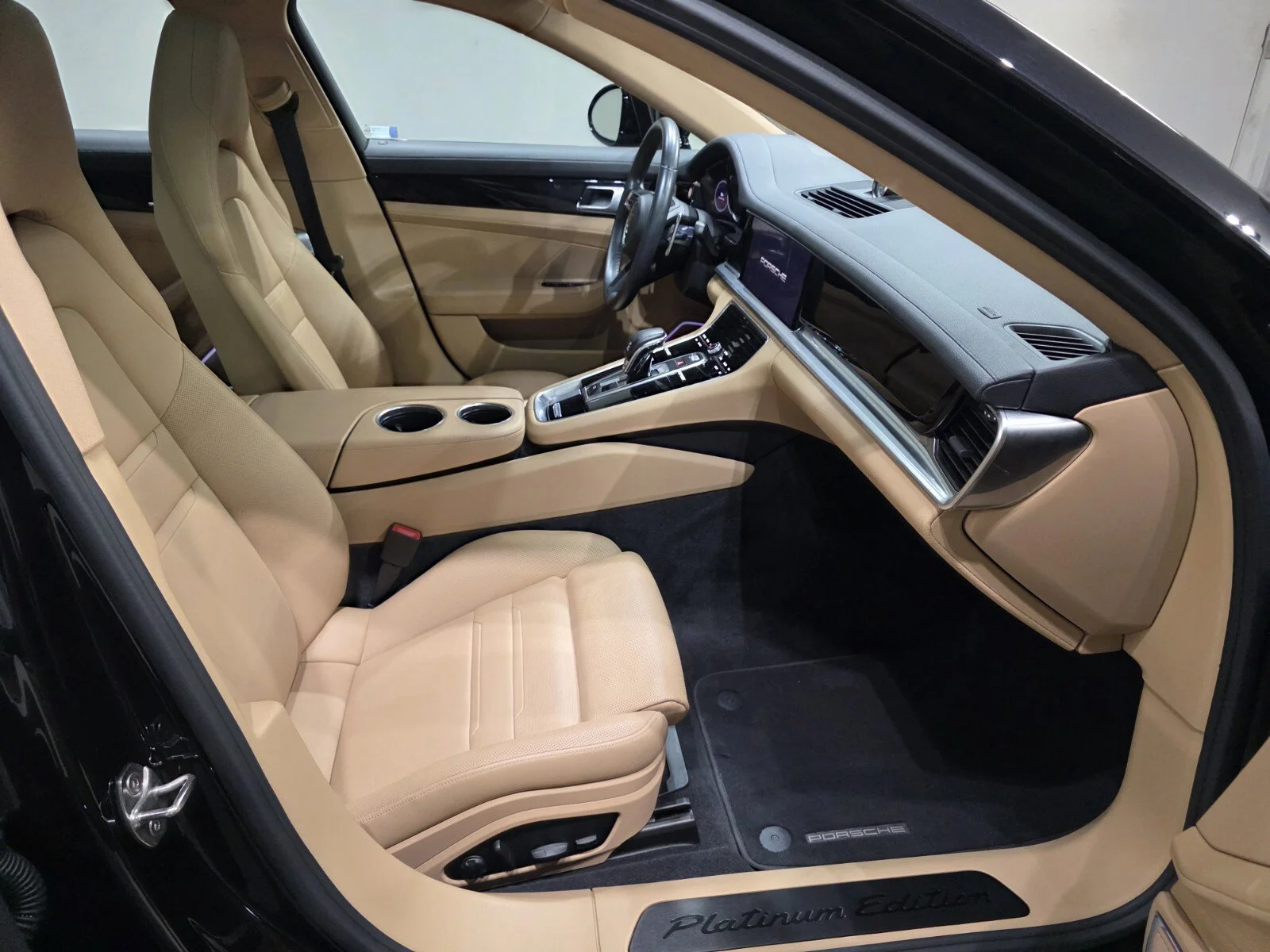 Used 2023 Jet Black Metallic Porsche 4 Platinum Edition AWD image 21