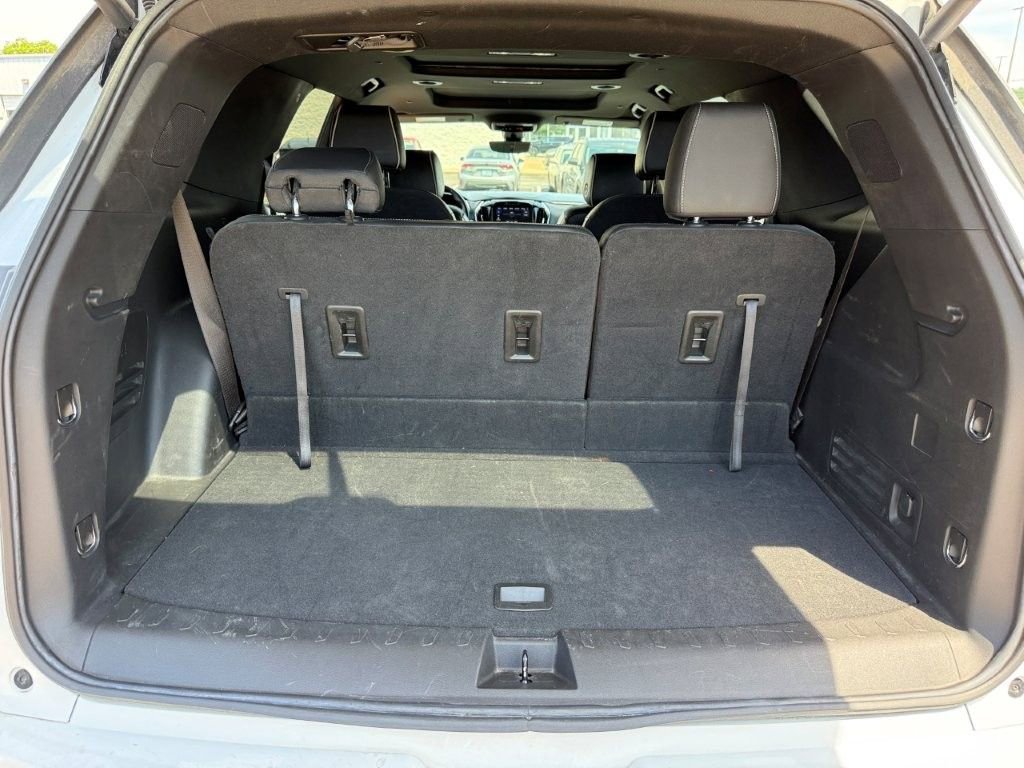 Used 2023 Summit White Chevrolet Premier image 21