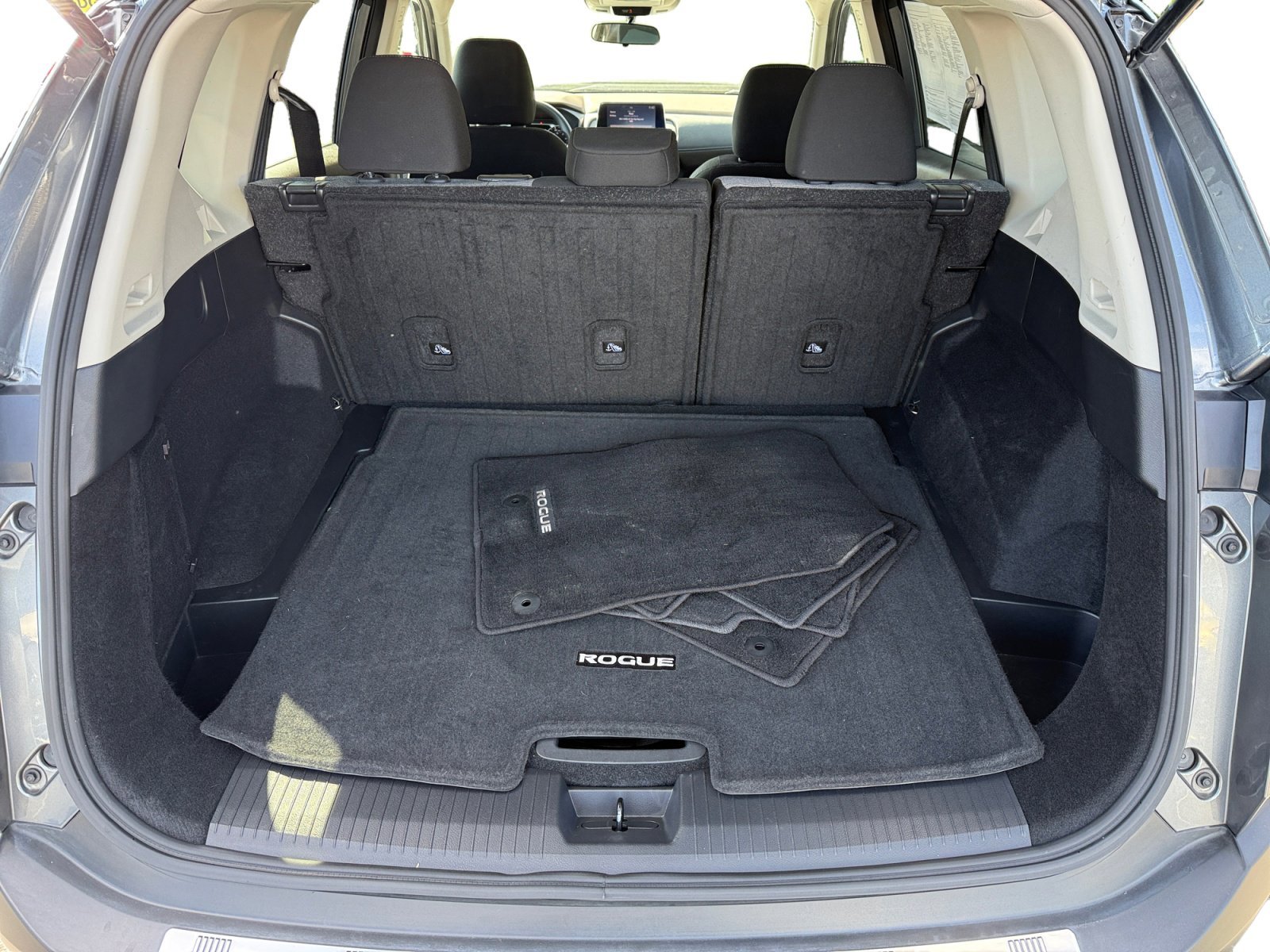 Used 2023 Gun Metallic Nissan SV image 17